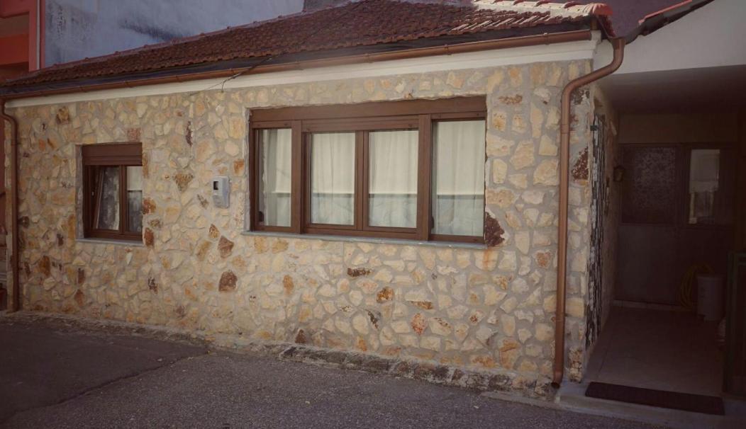 Village House Grevena Luaran gambar