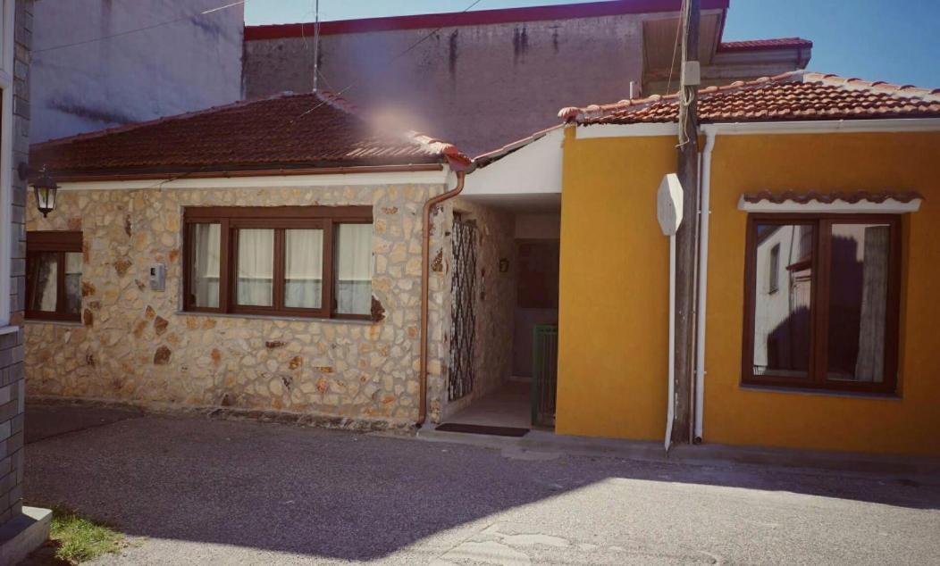 Village House Grevena Luaran gambar